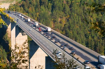 Faut-il élargir le réseau autoroutier suisse? La population tranchera